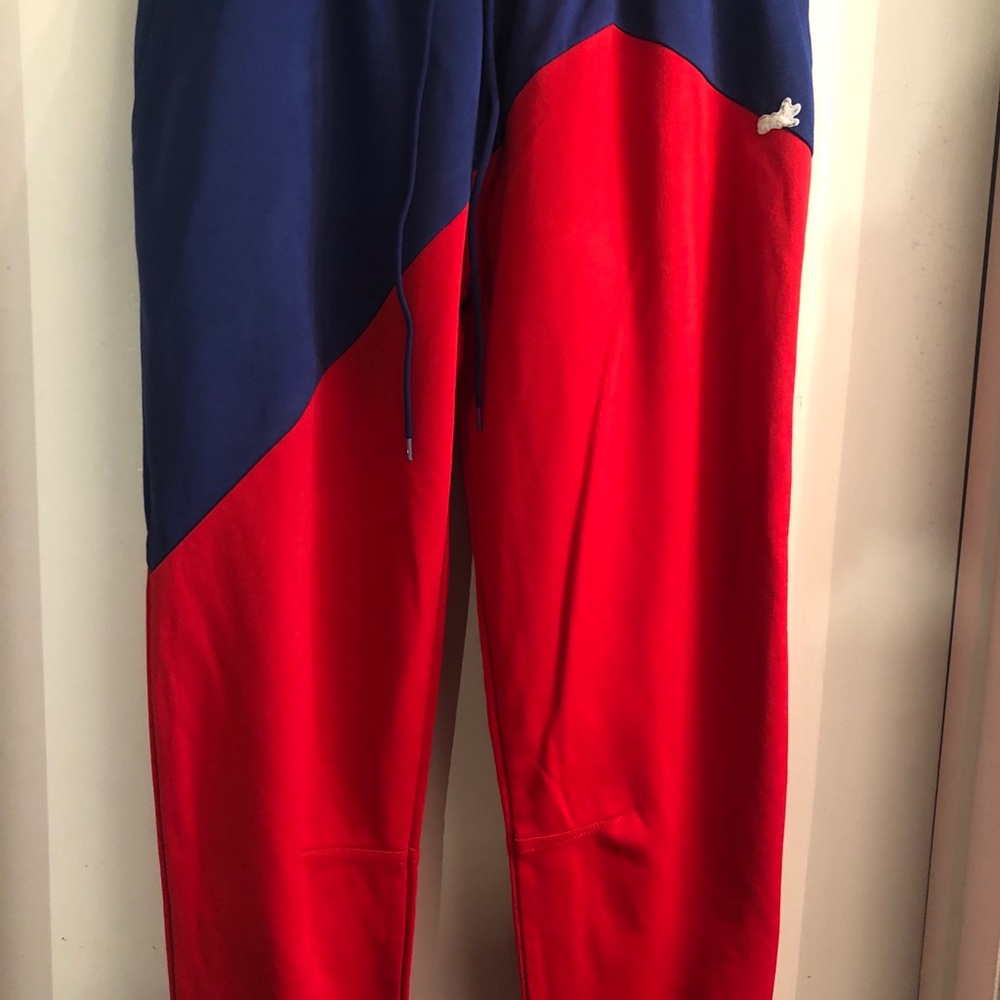 Akoo Joggers
